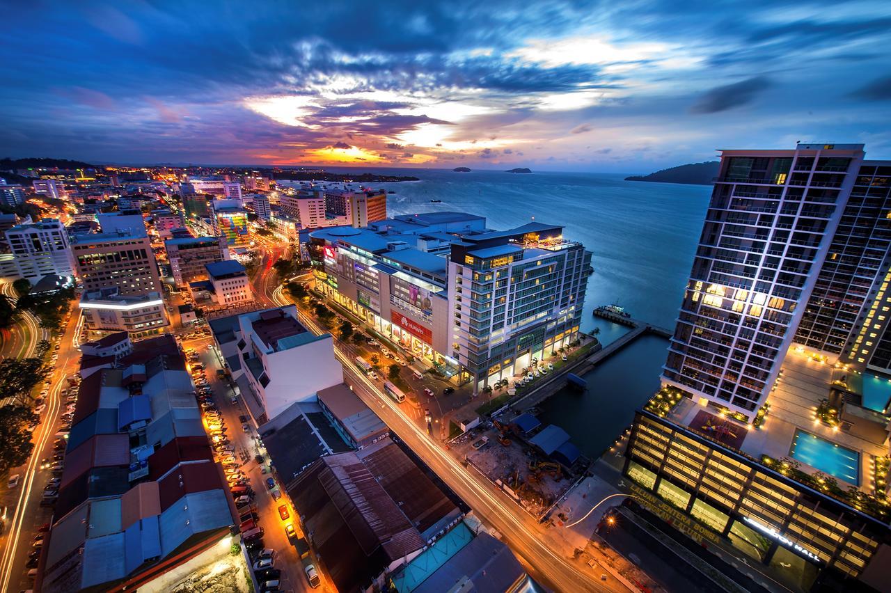 Mercure Kota Kinabalu City Centre Hotel Exterior photo